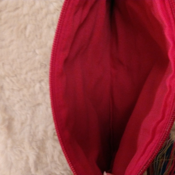 $$❤️❤️☘️NWT.  2 piece set includes necklace and medium tribal print bag. - Picture 8 of 8